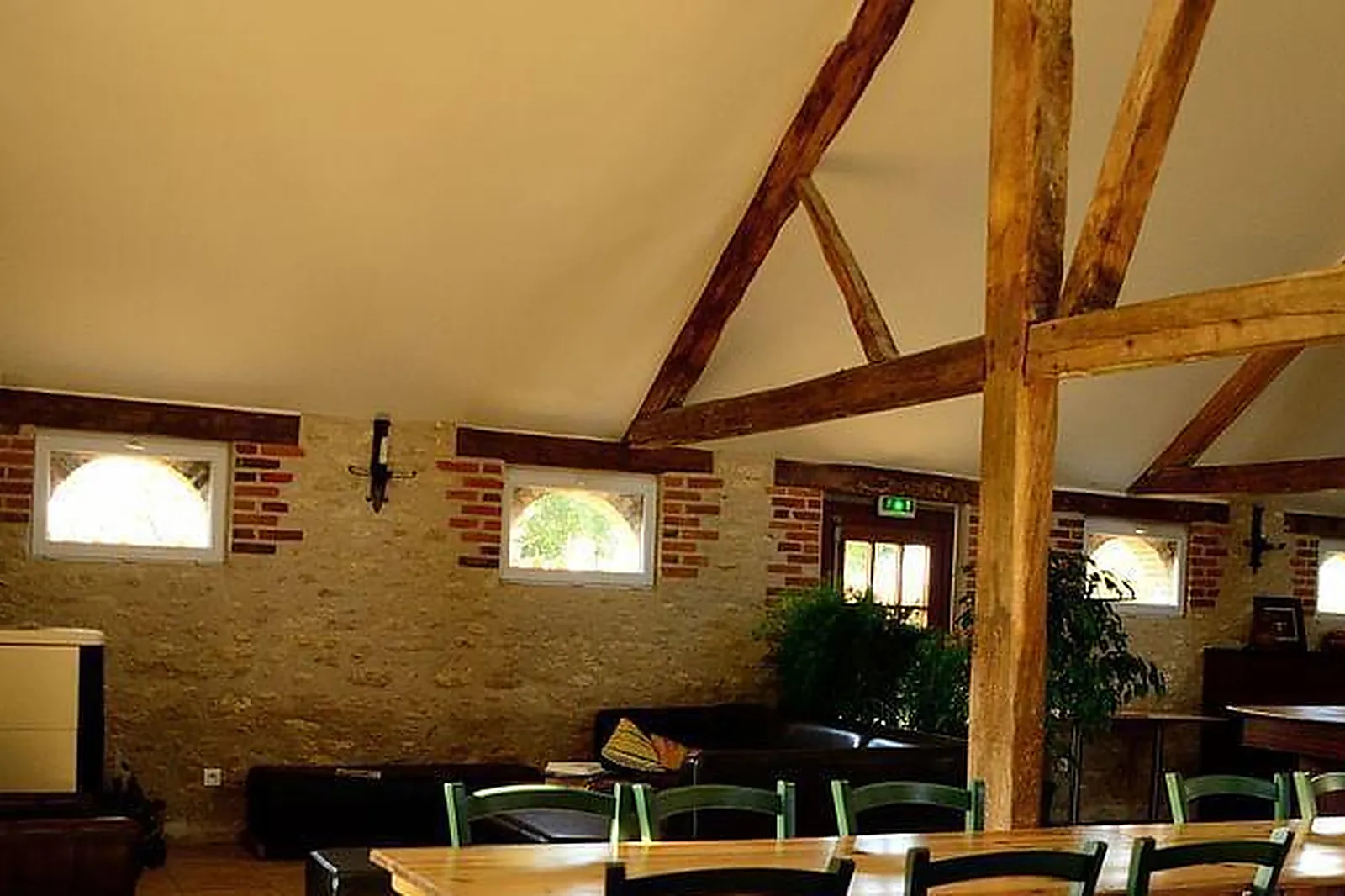 Lieux événementiels, GÎTES DES POTES