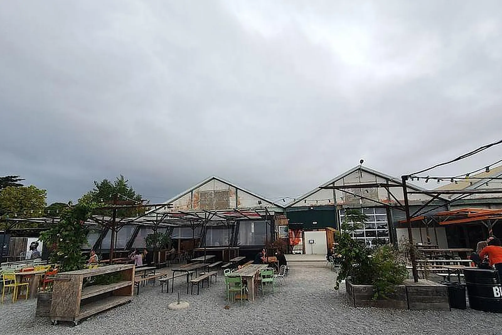 Lieux événementiels, THE PLACE TO BEES