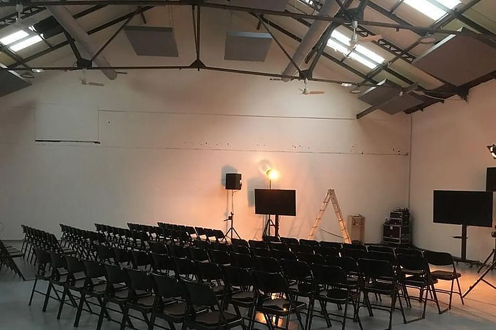 Lieux événementiels, THE PLACE TO BEES