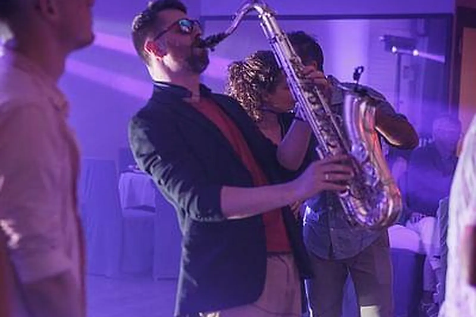 Lieux événementiels, HUTTOPIA VERSAILLES ***