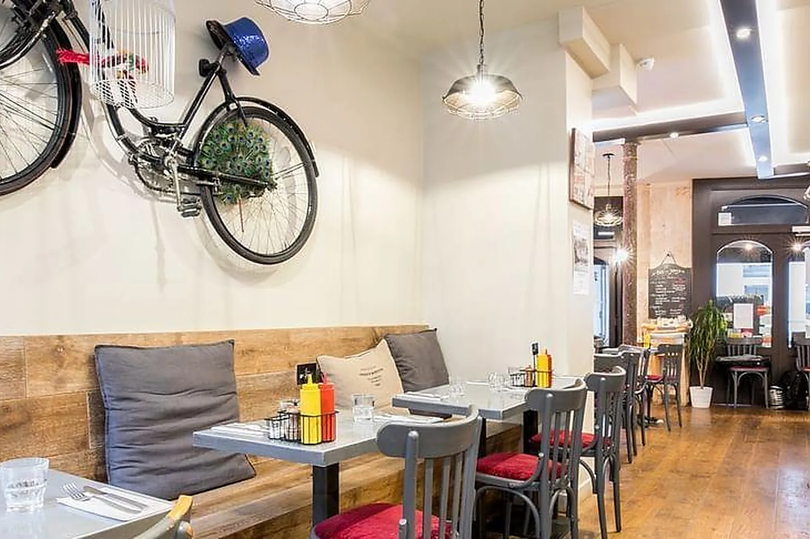 Lieux événementiels, HARPER'S PARIS 18