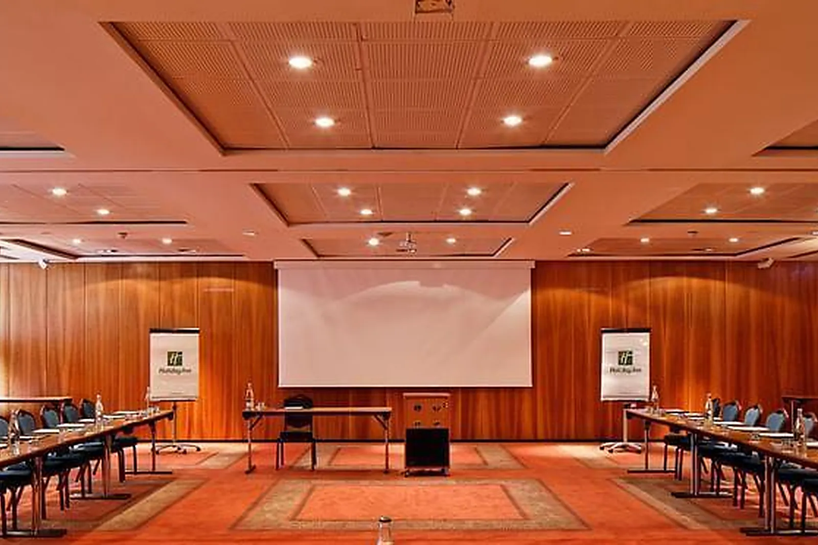 Lieux événementiels, HILTON HÔTEL DU PARC BOUGIVAL****