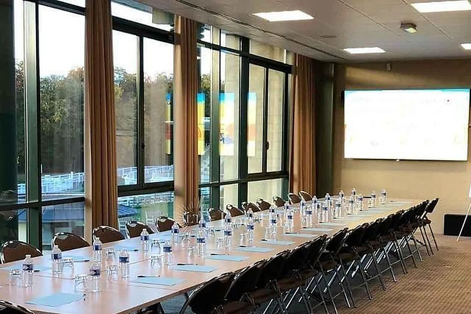 Lieux événementiels, HIPPODROME SALON DE PROVENCE