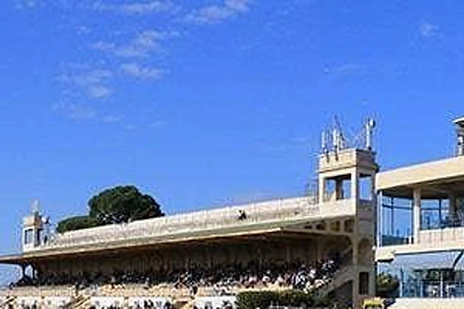 Lieux événementiels, HIPPODROME SALON DE PROVENCE