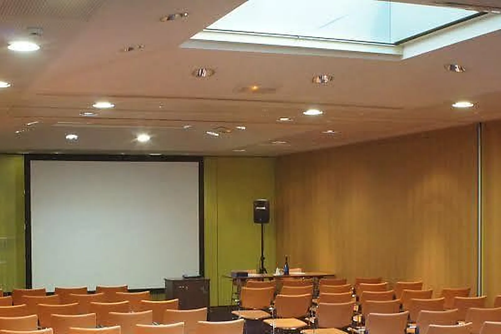 Lieux événementiels, ESPACE BUSINESS MAGENTA