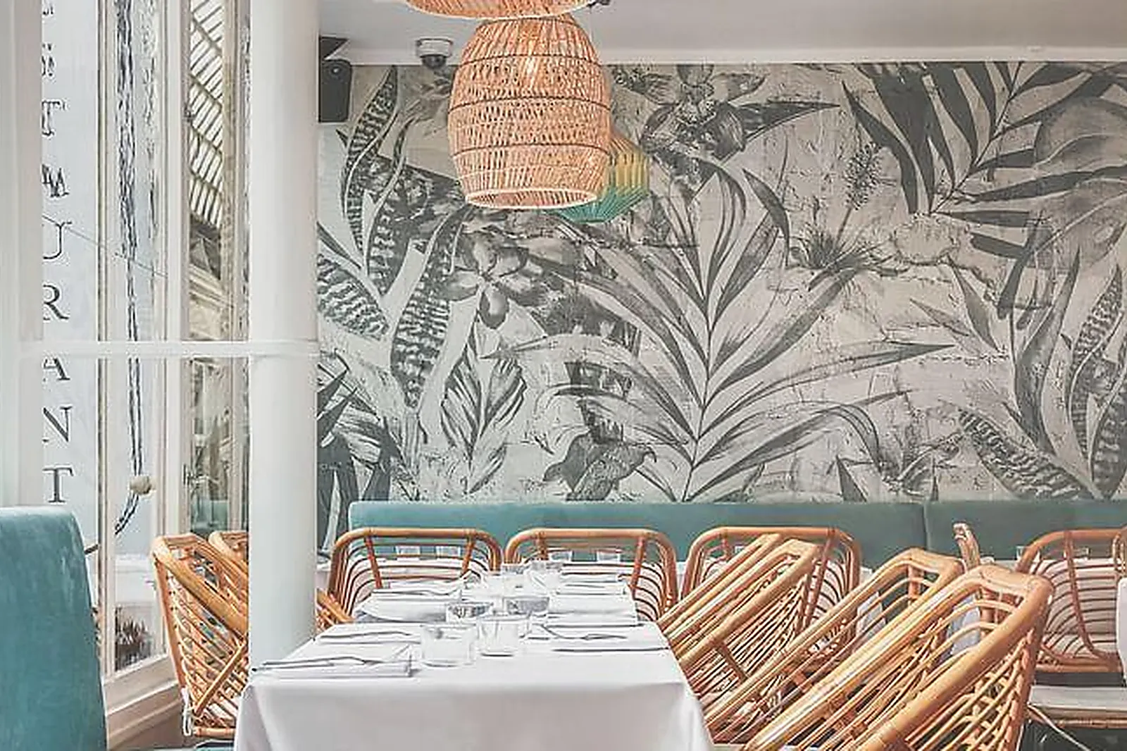 Lieux événementiels, HOLY RESTAURANT