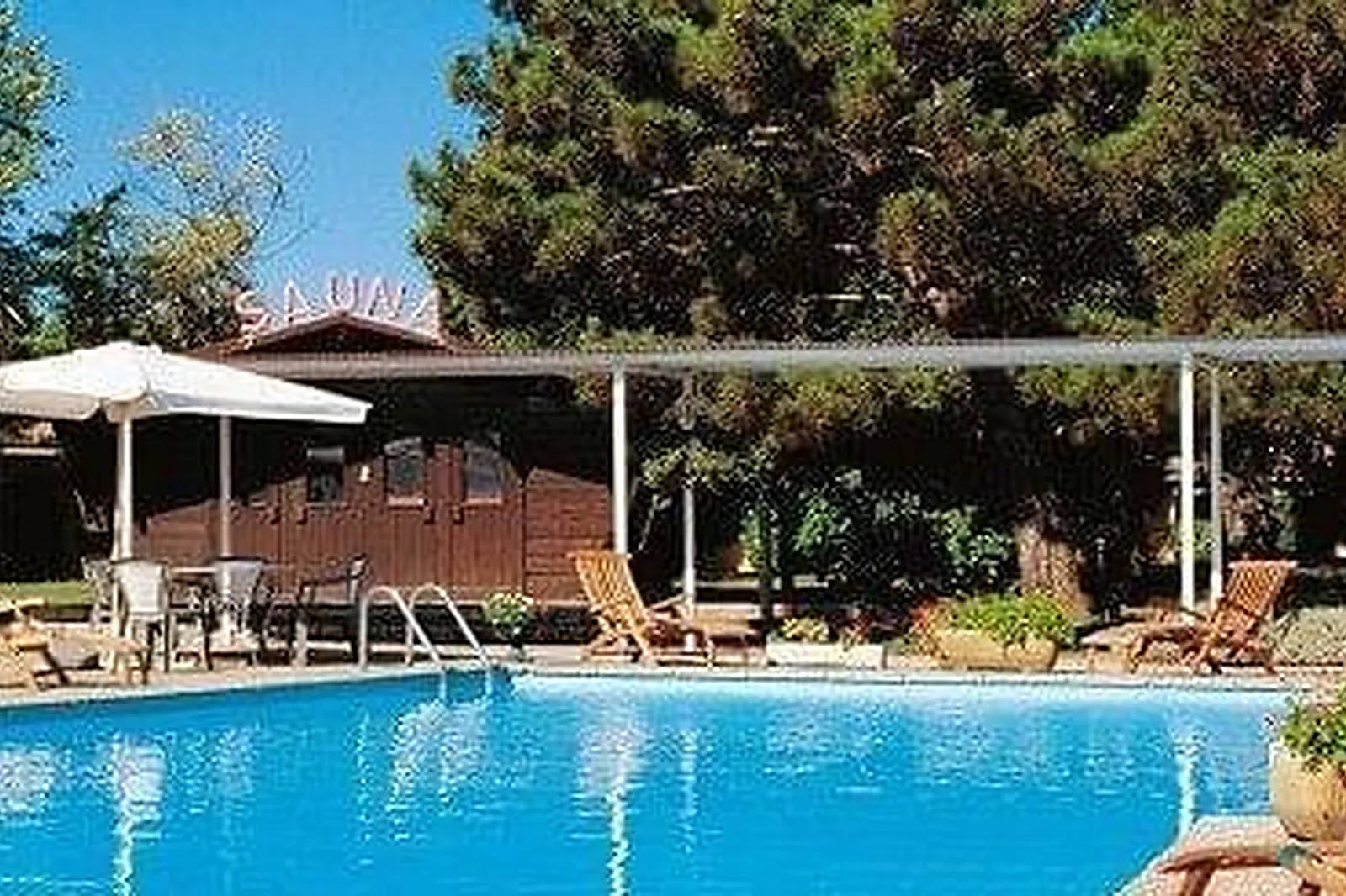 Lieux événementiels, HOSTELLERIE DES PINS ***