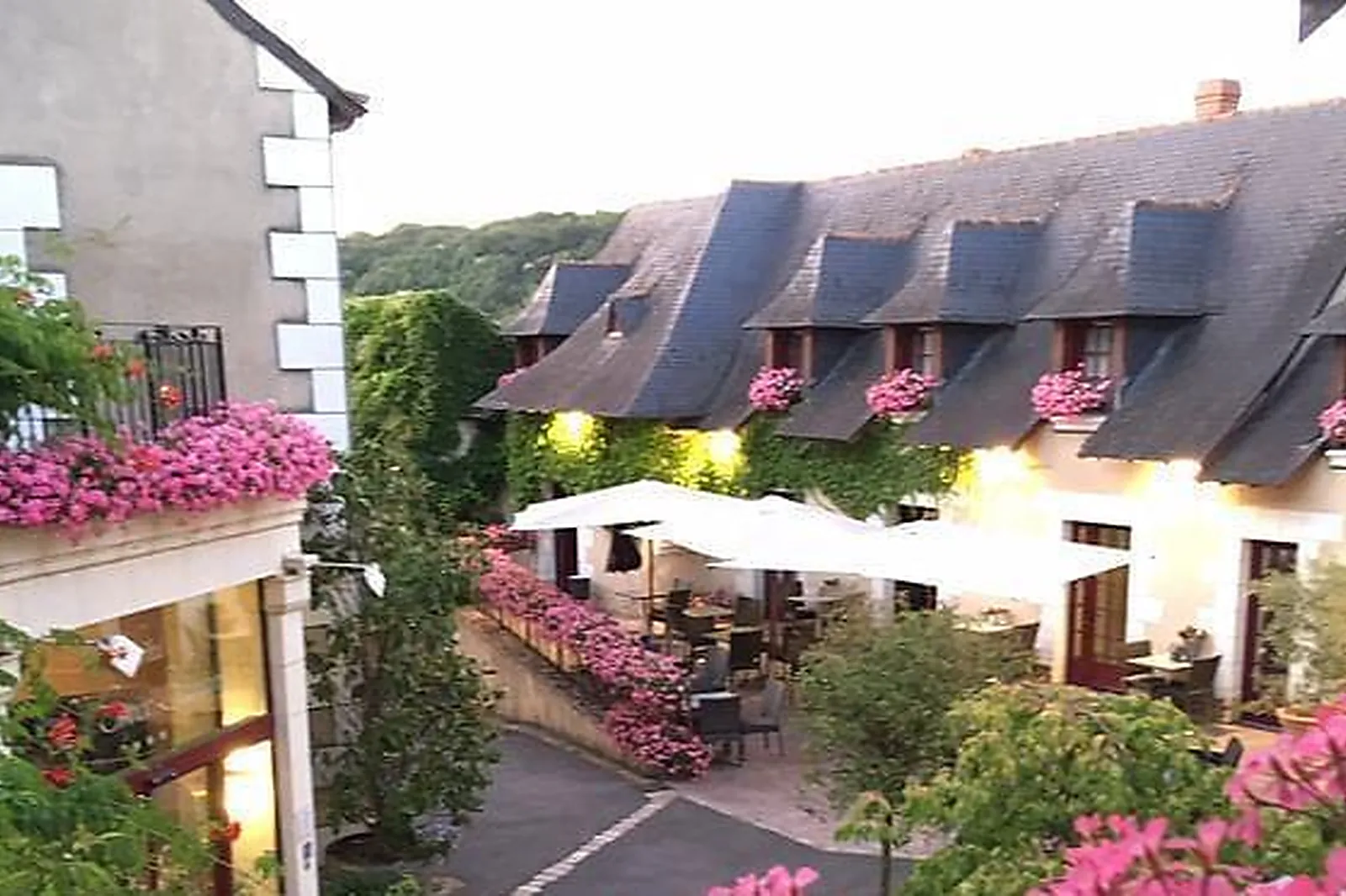 Lieux événementiels, HOSTELLERIE LA CROIX BLANCHE FONTEVRAUD