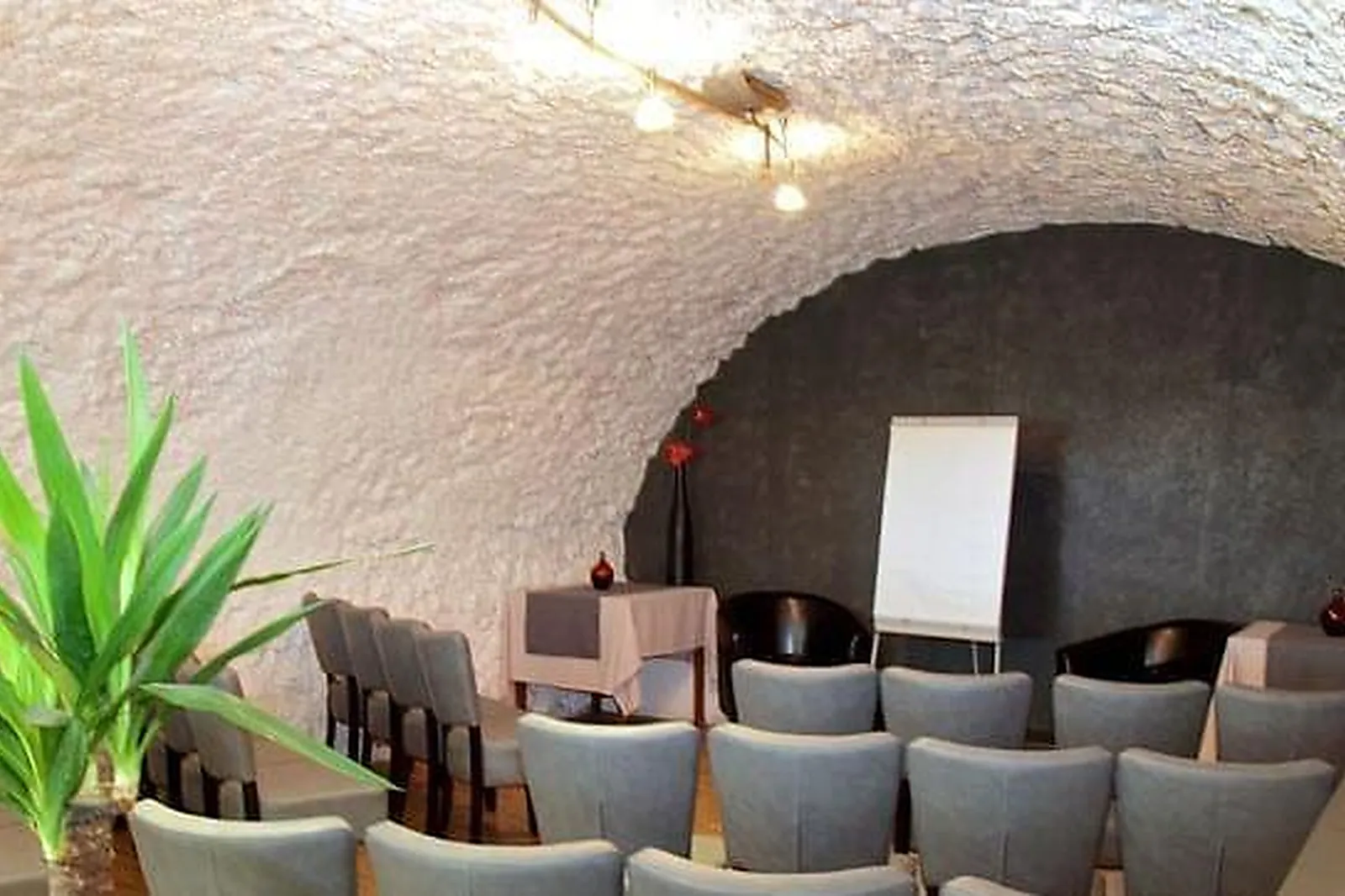 Lieux événementiels, HOSTELLERIE LES OLIVADES ***