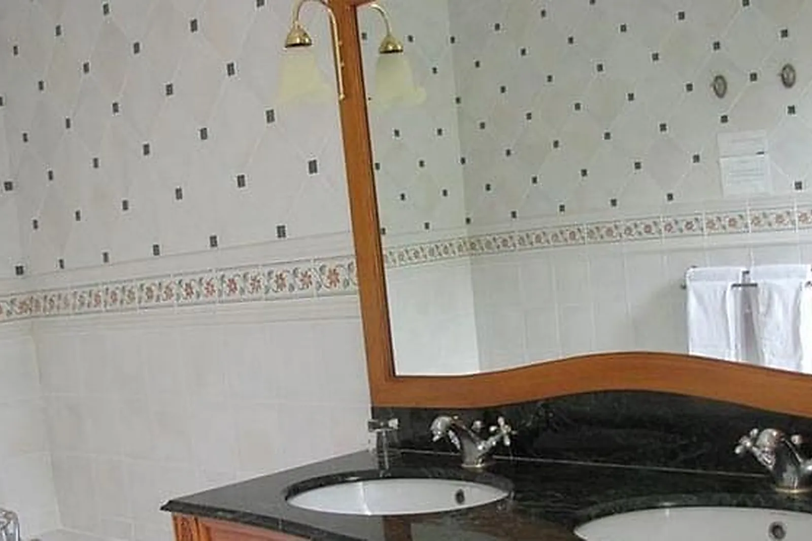 Lieux événementiels, HOSTELLERIE DU CHÂTEAU LES MUIDS ***