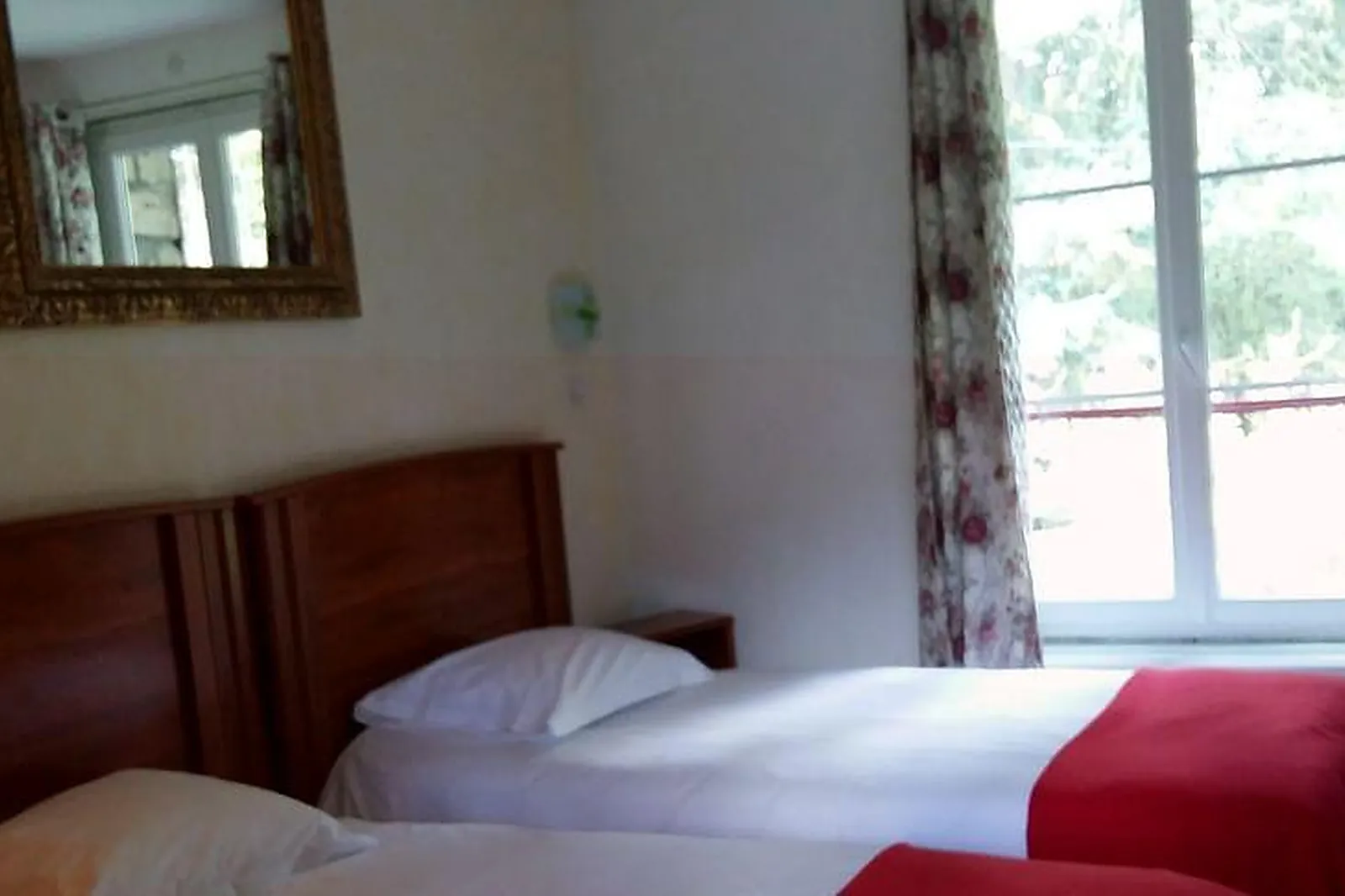 Lieux événementiels, HOSTELLERIE DU LYS ***