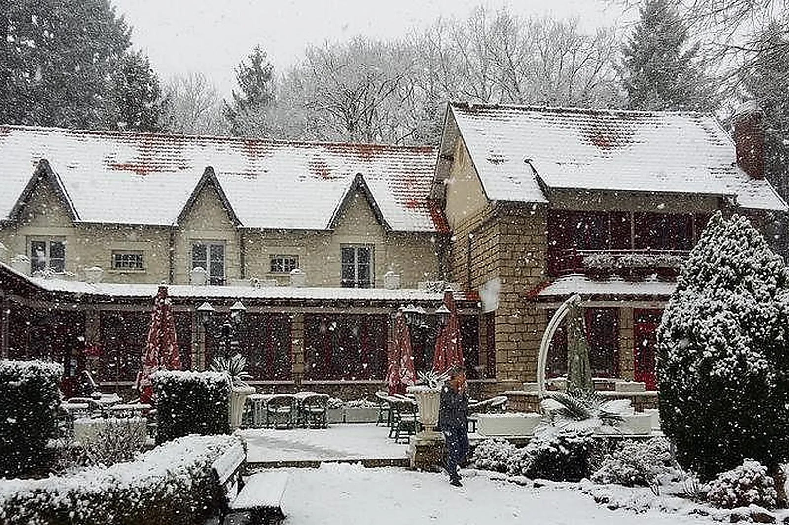 Lieux événementiels, HOSTELLERIE DU LYS ***