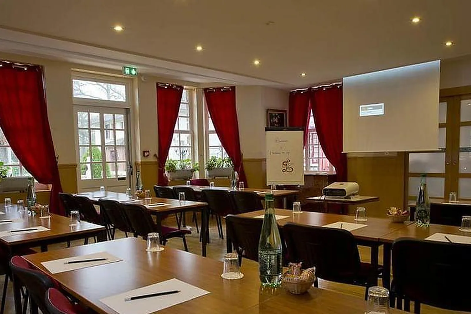 Lieux événementiels, HOSTELLERIE DU LYS ***