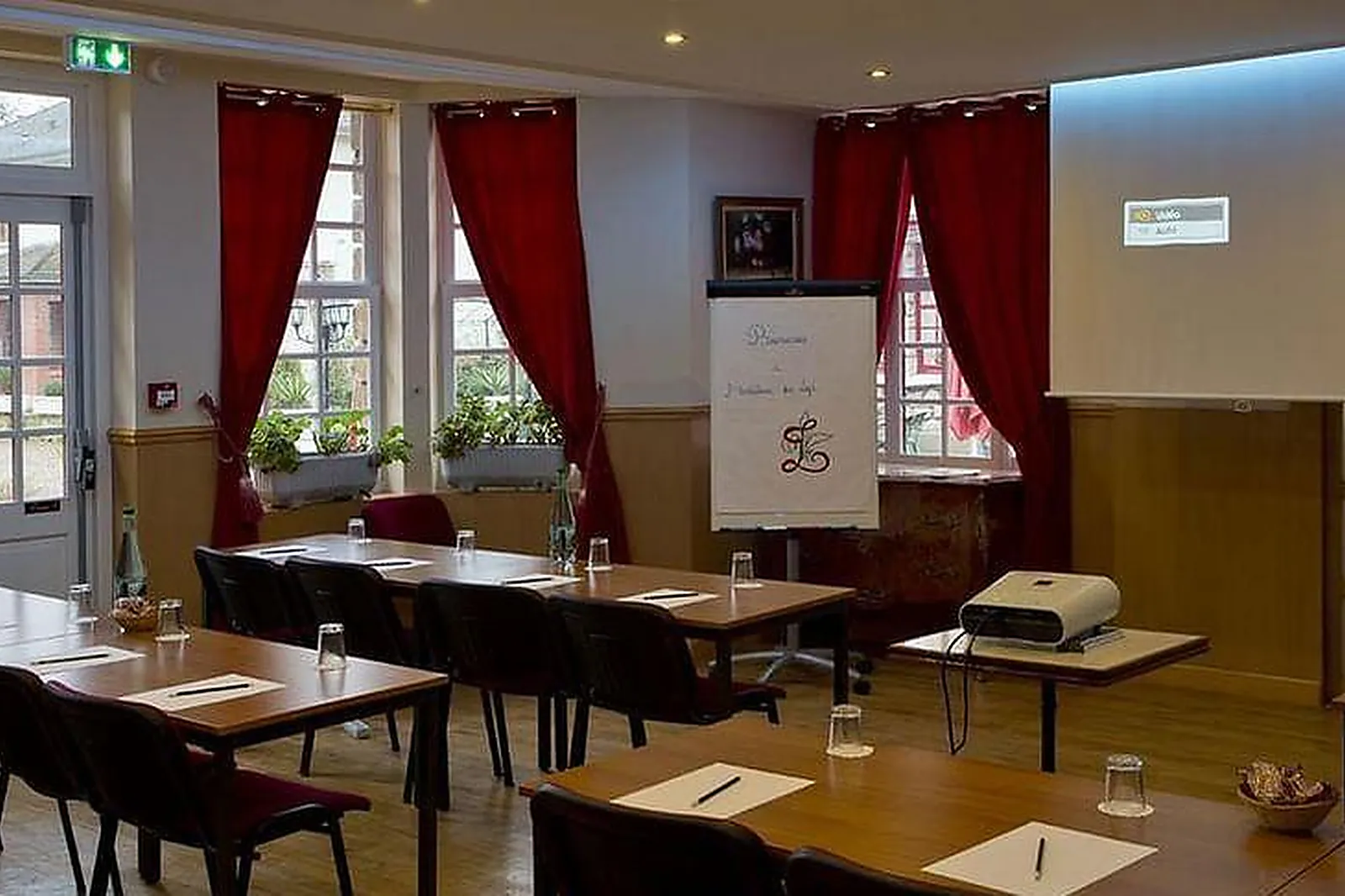 Lieux événementiels, HOSTELLERIE DU LYS ***