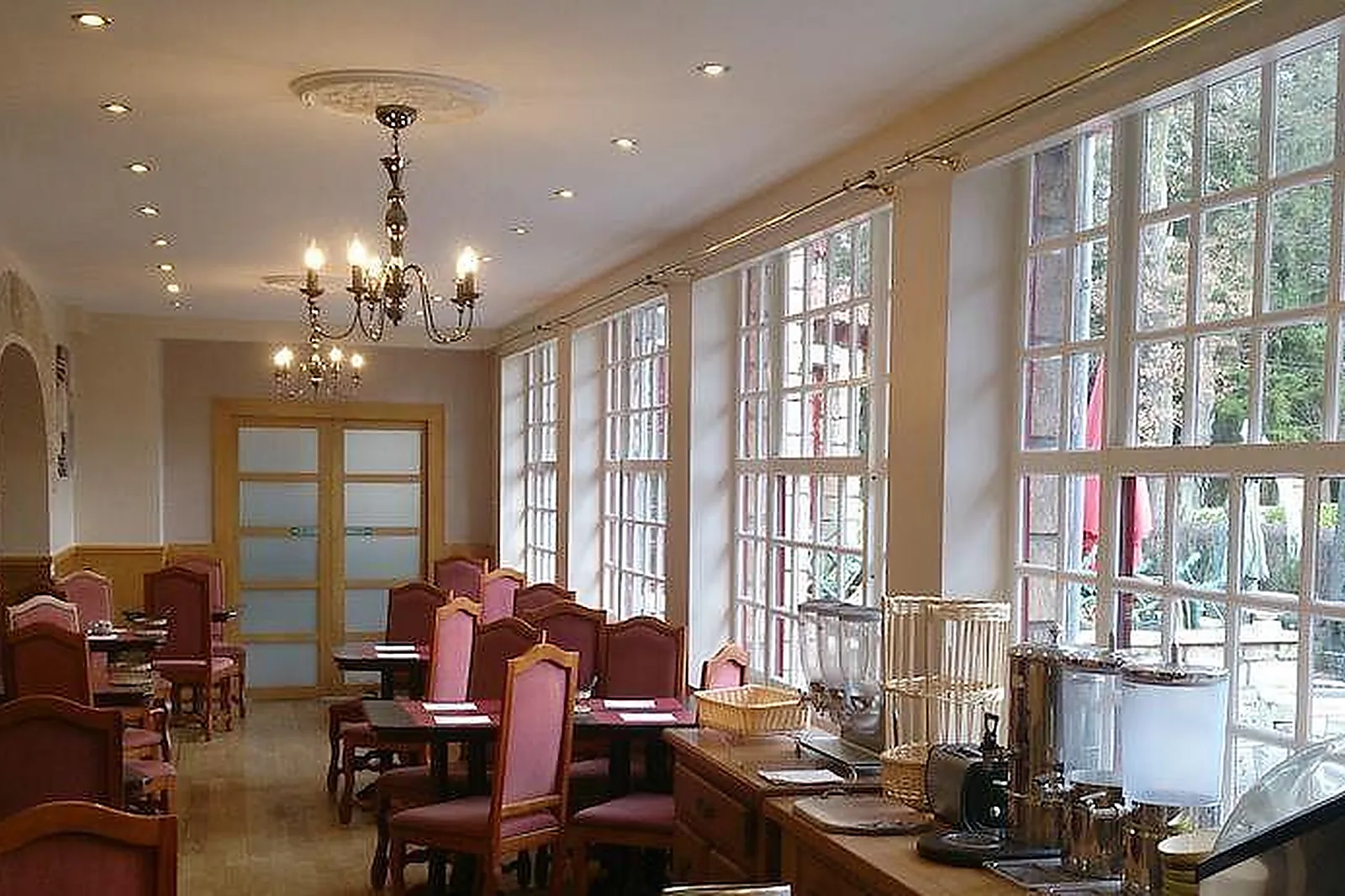 Lieux événementiels, HOSTELLERIE DU LYS ***