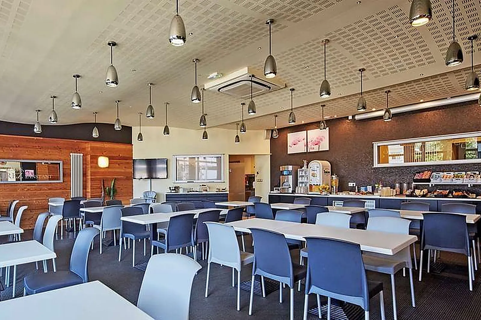 Lieux événementiels, HOTEL CAMPANILE EPINAL CENTRE GARE