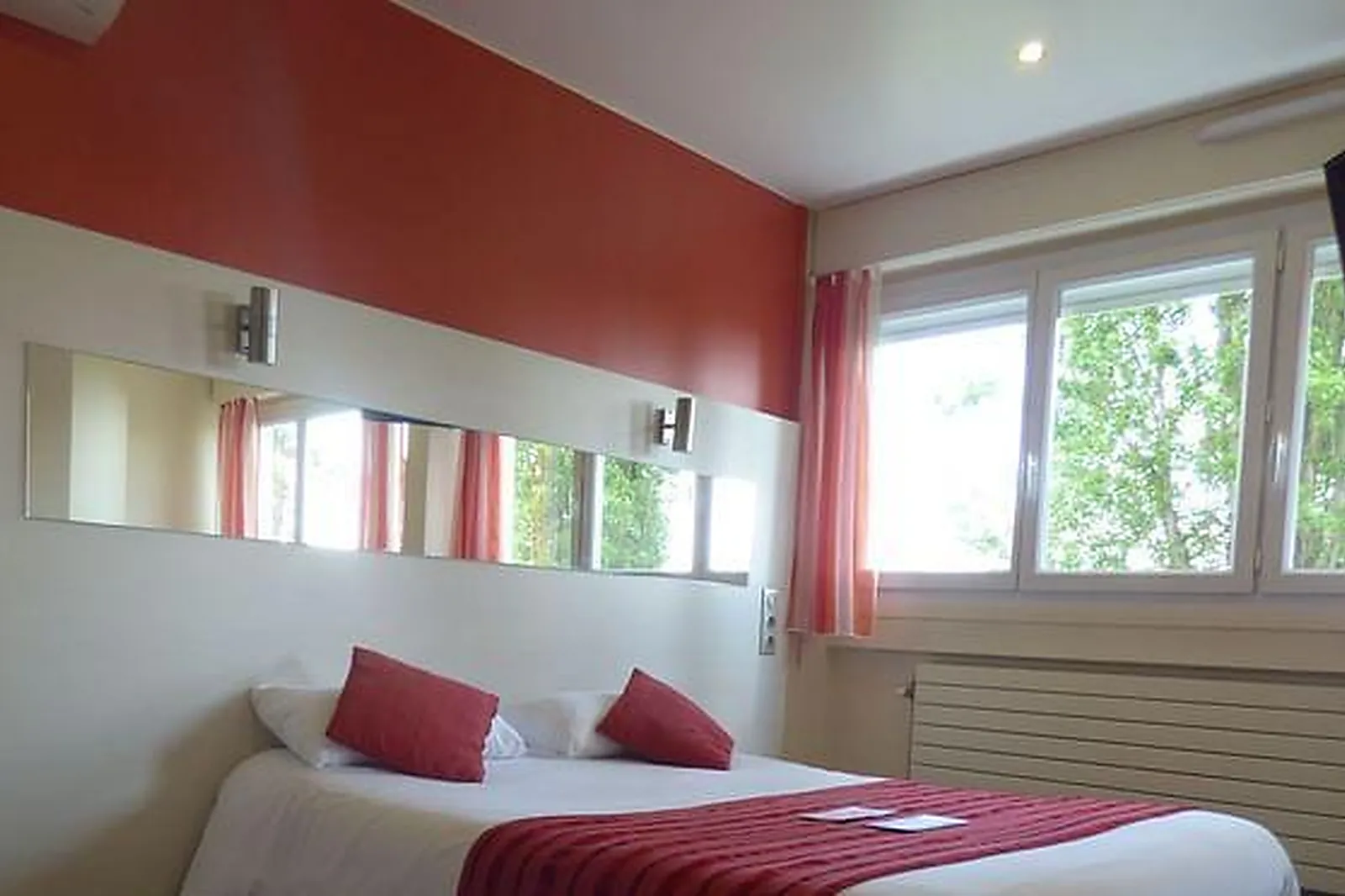 Lieux événementiels, HOTEL ESCATEL