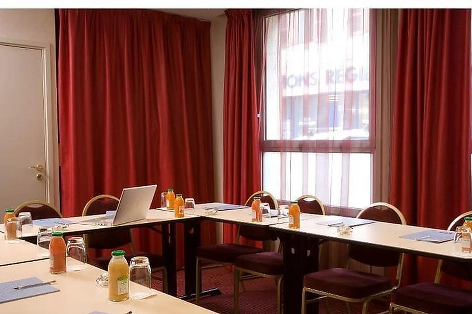 Lieux événementiels, HOTEL KYRIAD VILLEFRANCHE-SUR-SAÔNE