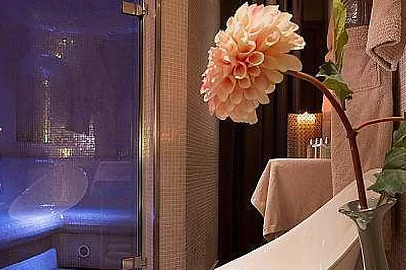 Lieux événementiels, HOTEL LE SIX ****