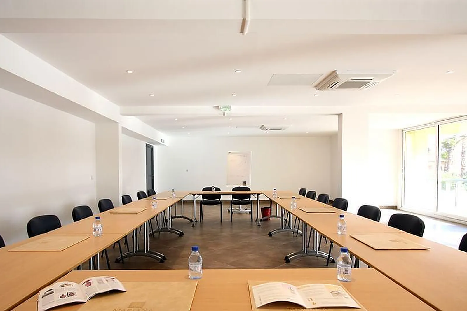 Lieux événementiels, HOTEL MARIANA CALVI ***