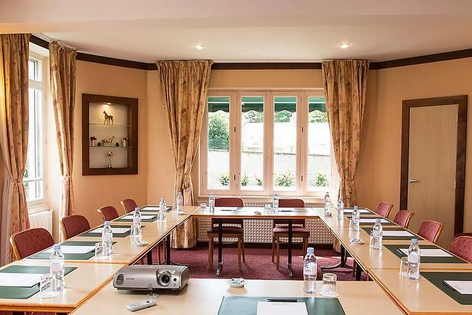 Lieux événementiels, HOTEL RELAIS D'AUMALE ***