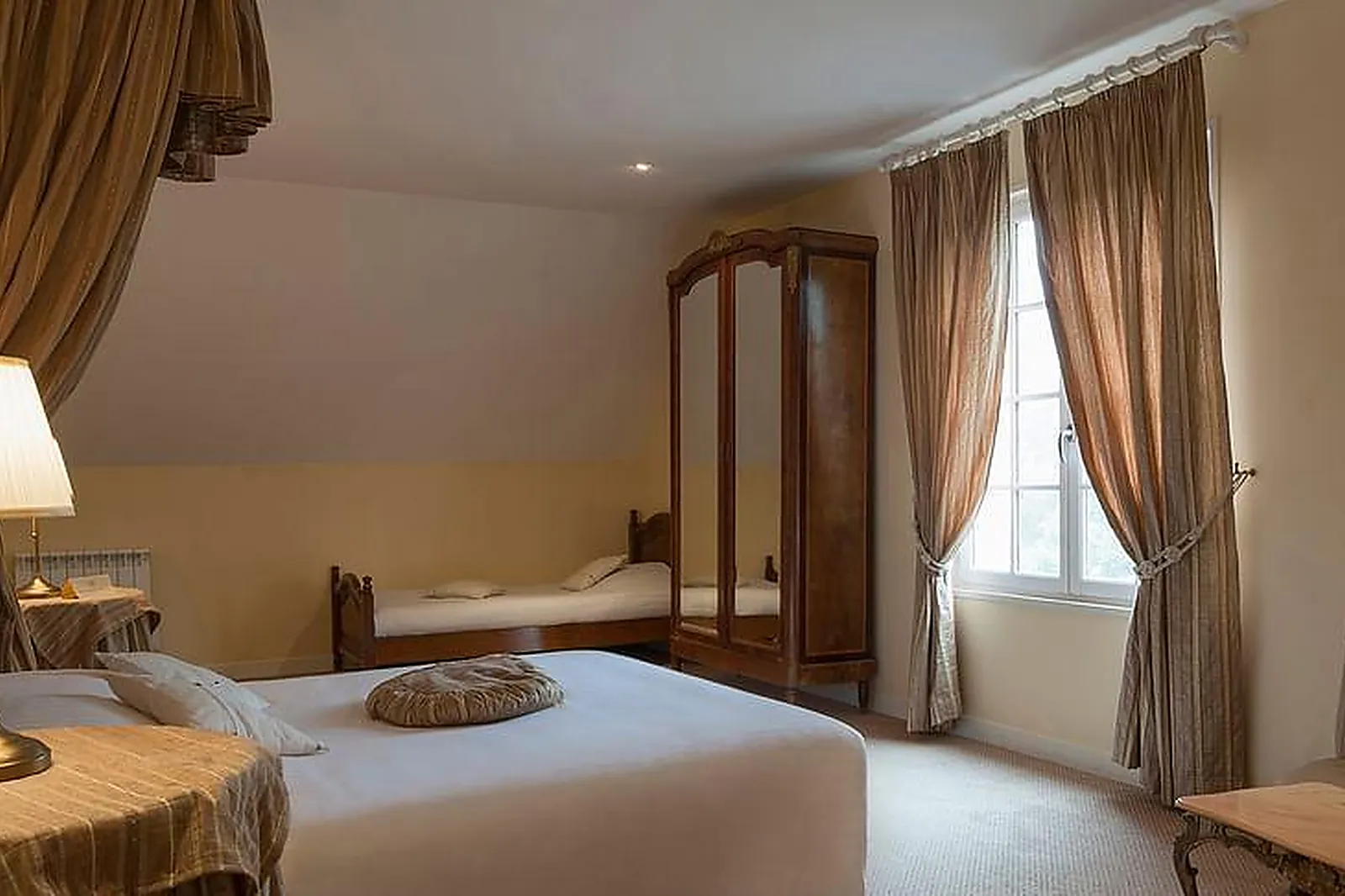 Lieux événementiels, HOTEL THE ORIGINALS LE CHÂTEAU DE LA ROQUE