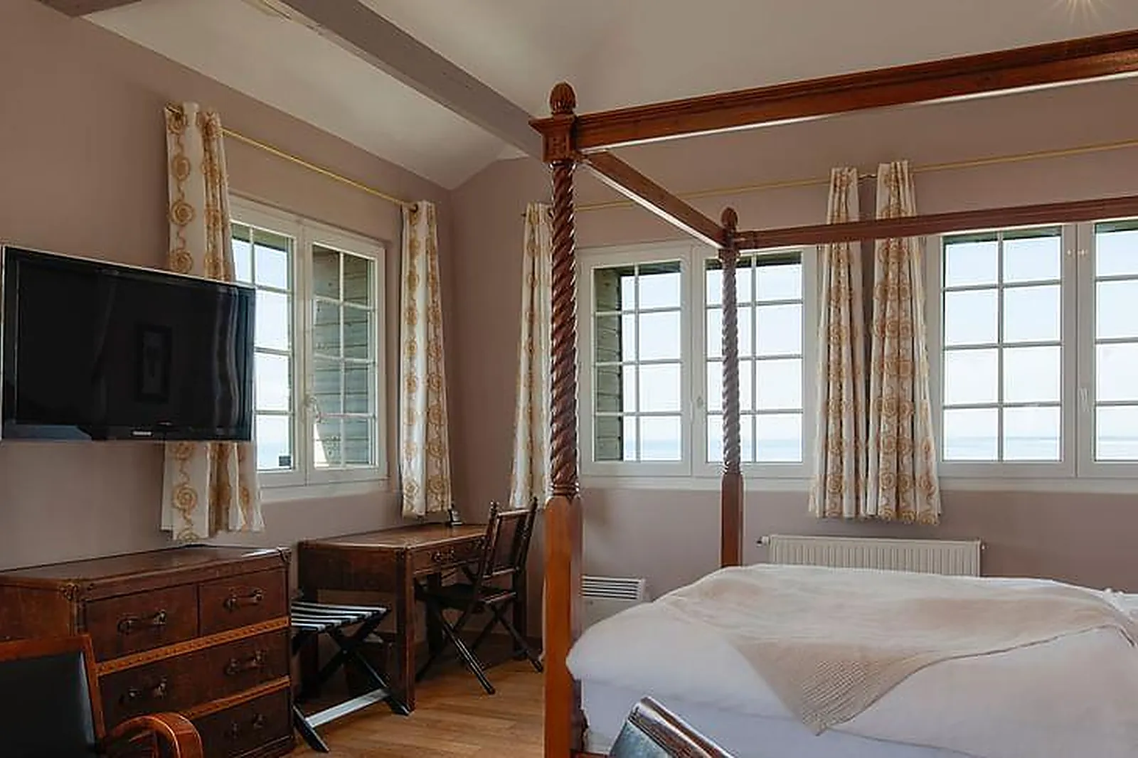 Lieux événementiels, HOTEL THE ORIGINALS LE CISE