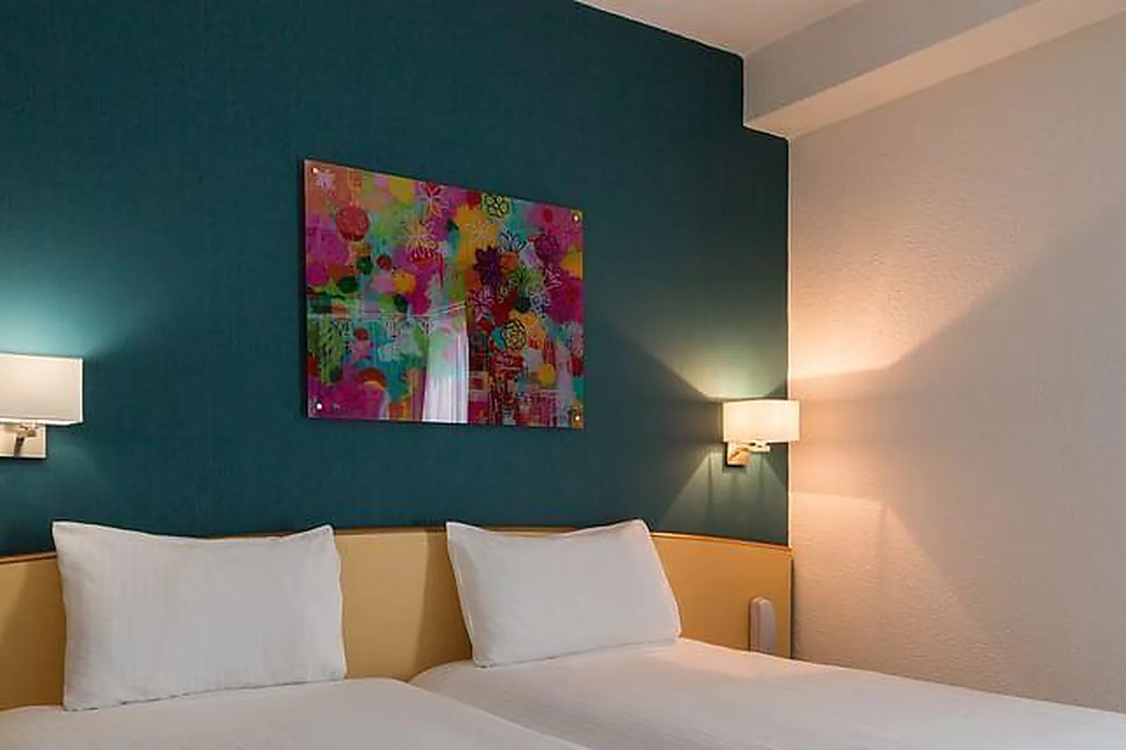 Lieux événementiels, HOTEL THE ORIGINALS LYON EST ÉCLIPSE ***