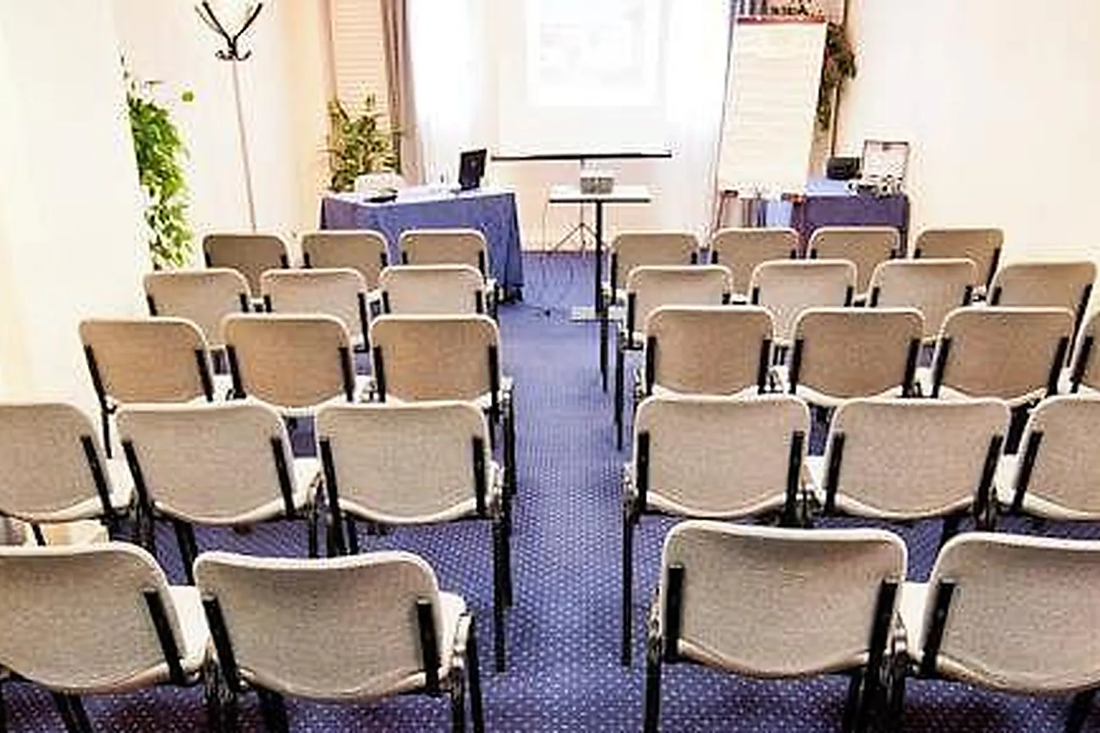 Lieux événementiels, HOTEL THE ORIGINALS LYON EST ÉCLIPSE ***