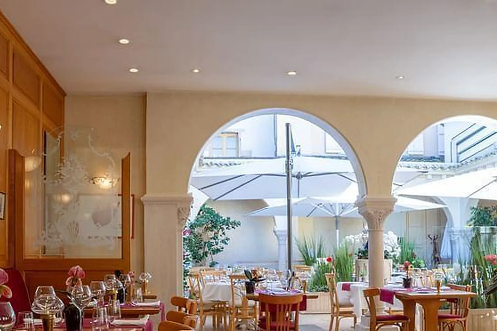 Lieux événementiels, HOTEL THE ORIGINALS TOURNUS LE REMPART