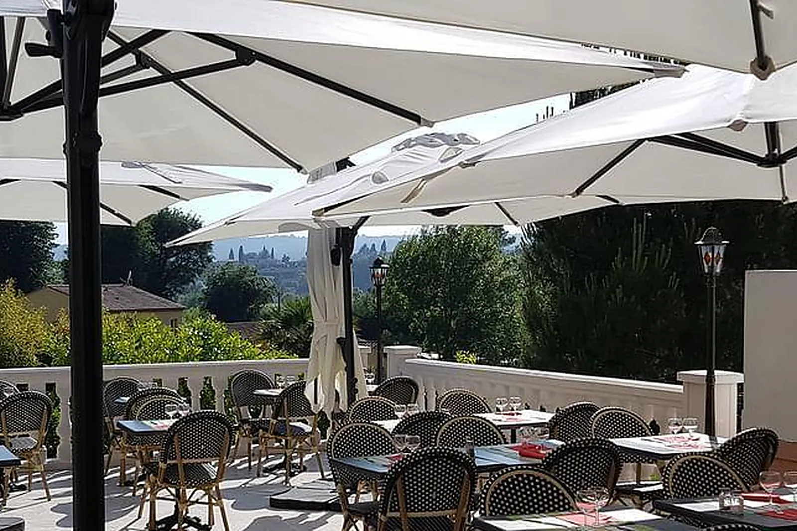 Lieux événementiels, HOTEL LES BASTIDES SAINT PAUL