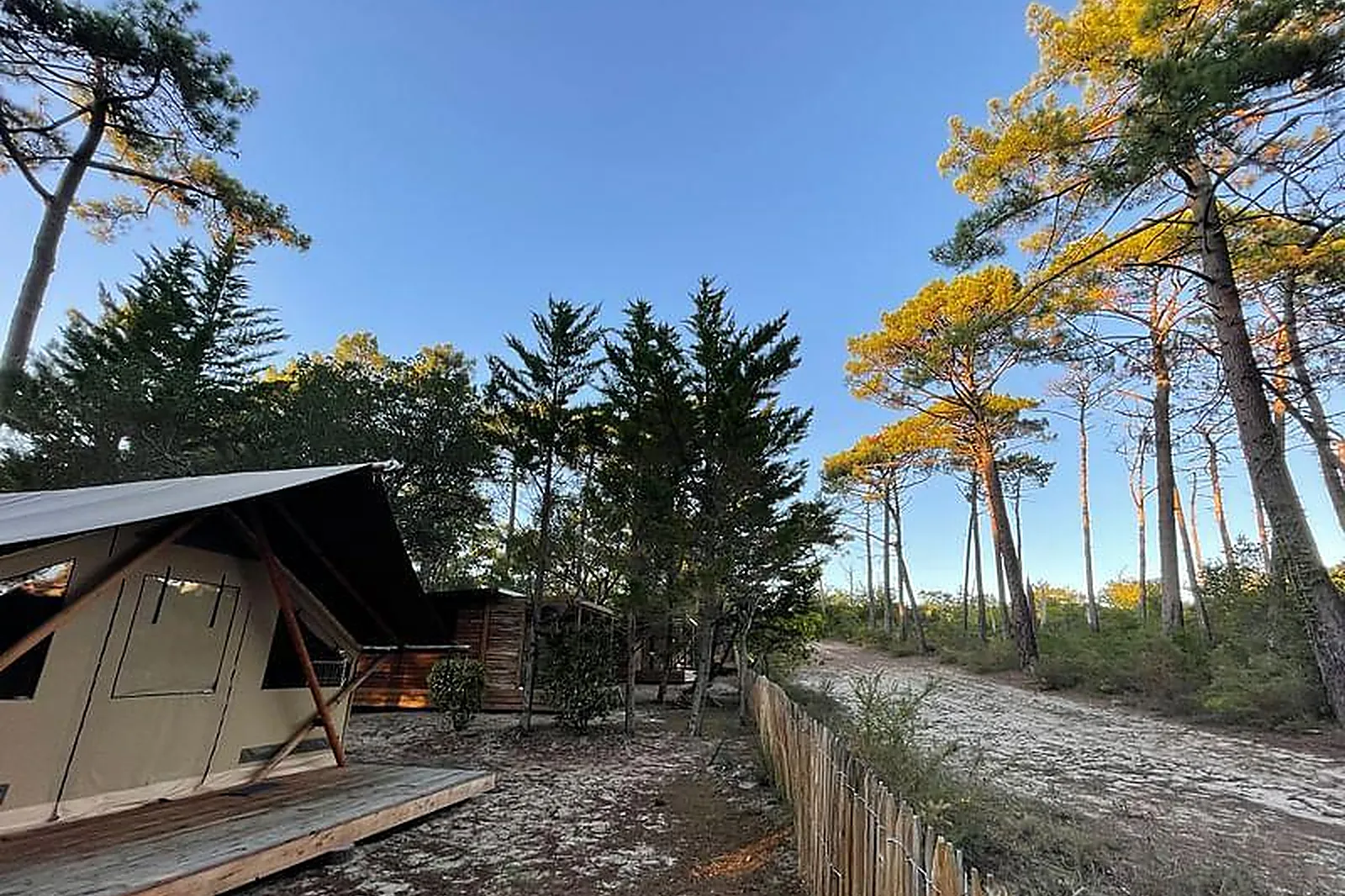 Lieux événementiels, HUTTOPIA ARCACHON****