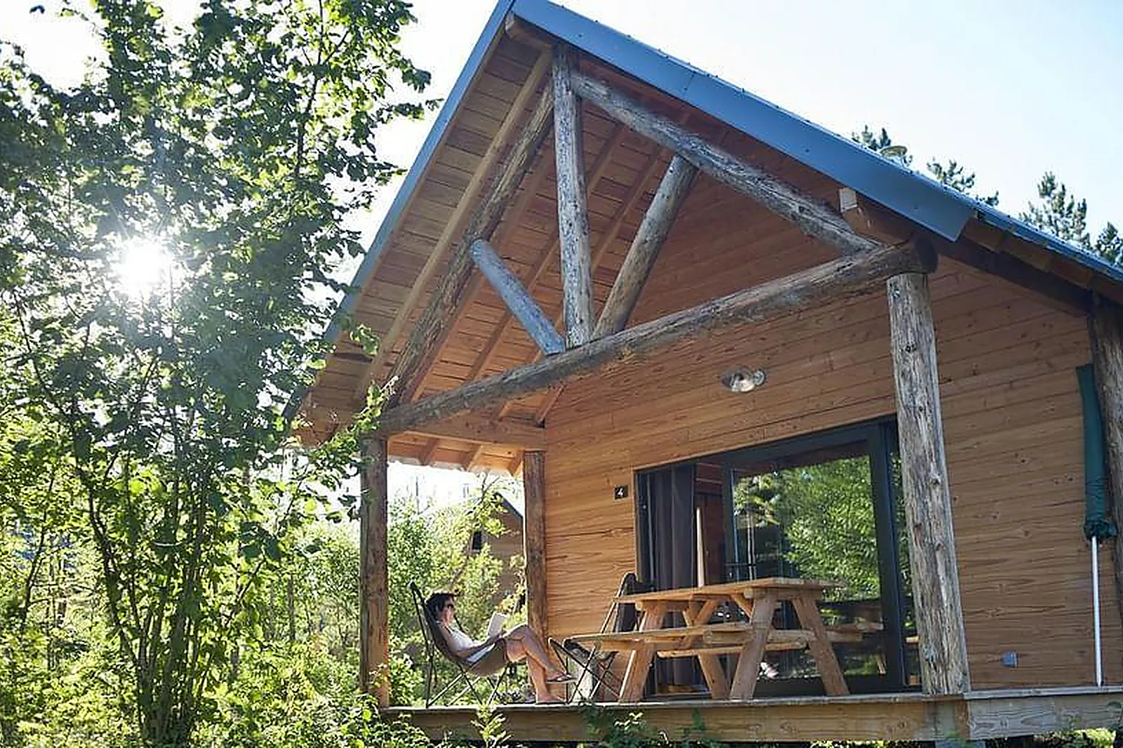 Lieux événementiels, HUTTOPIA LANMARY ***