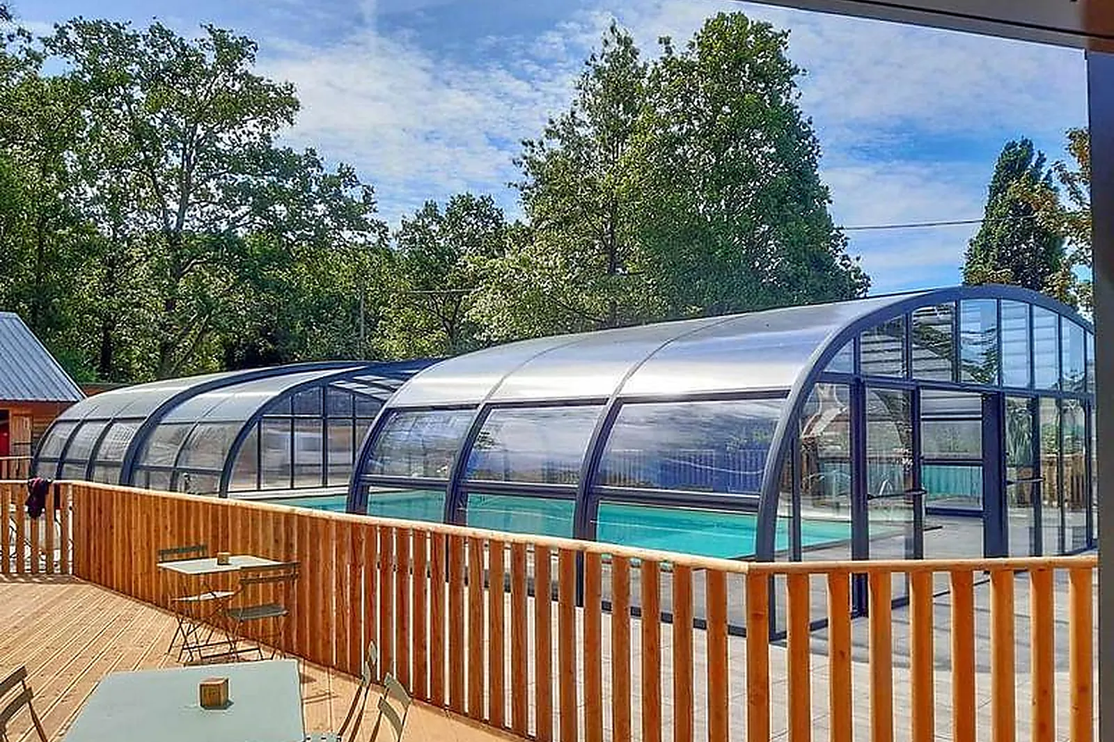 Lieux événementiels, HUTTOPIA VERSAILLES ***