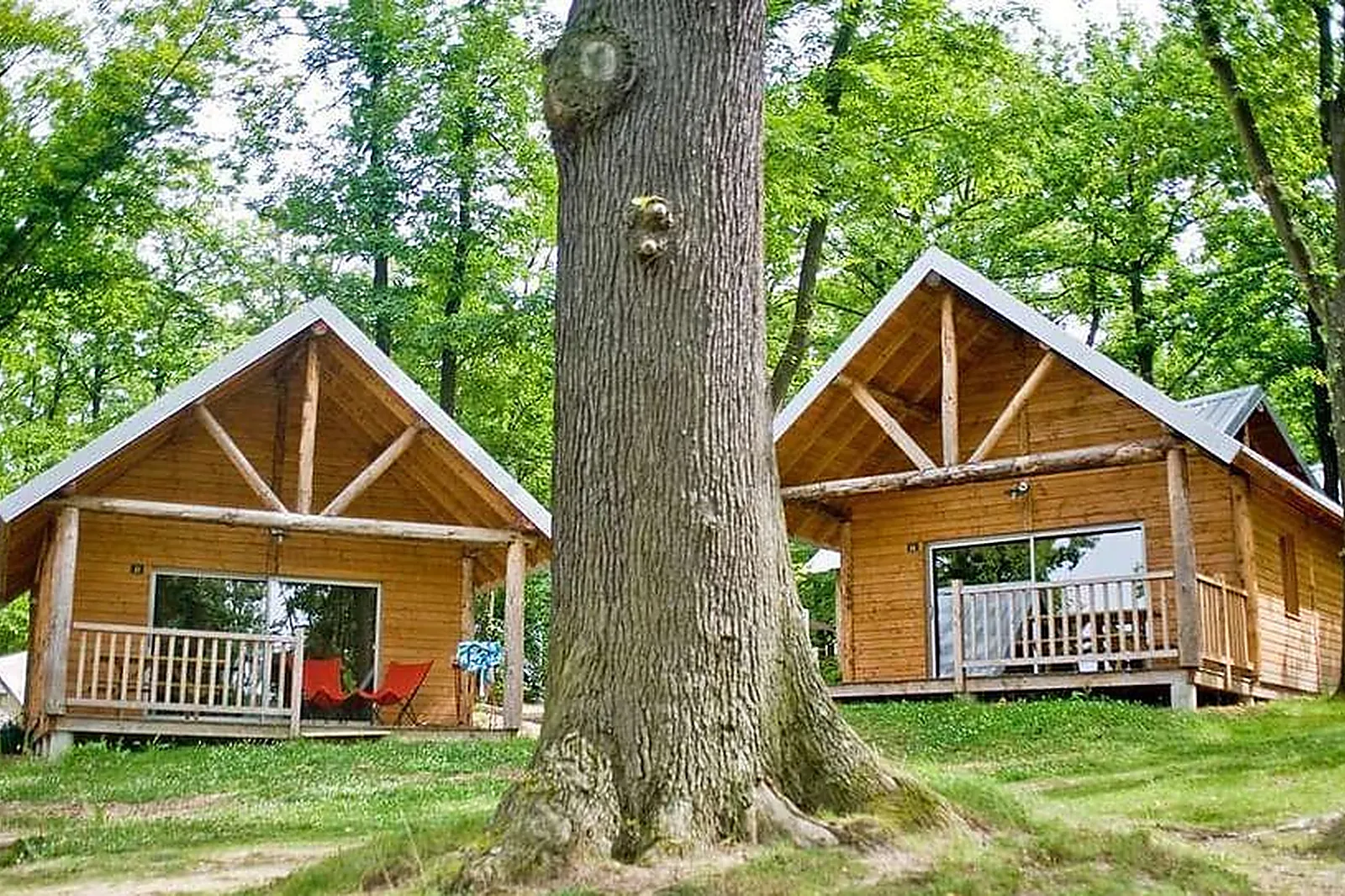 Lieux événementiels, HUTTOPIA VERSAILLES ***