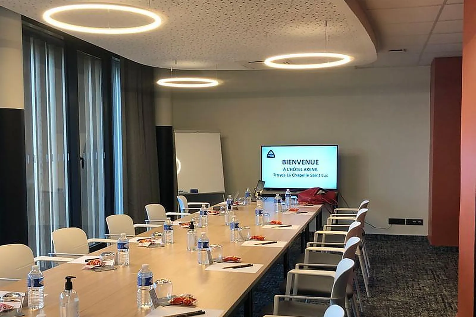 Lieux événementiels, HÔTEL AKENA LA CHAPELLE SAINT LUC***