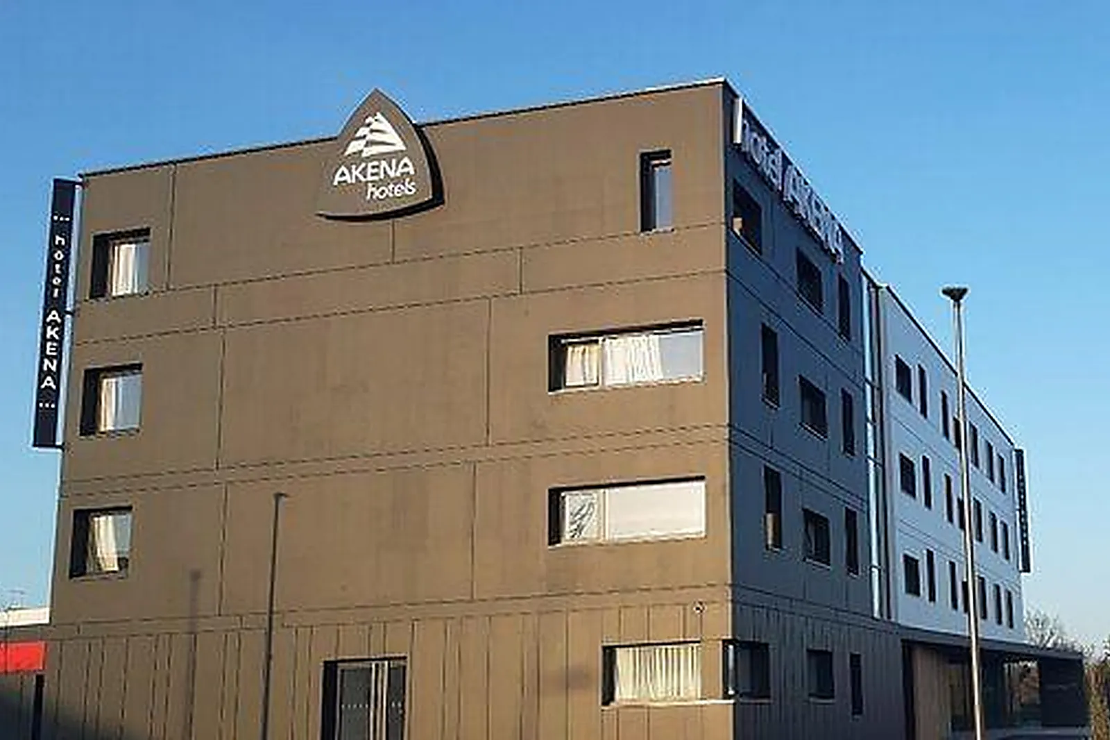 Lieux événementiels, HÔTEL AKENA LA CHAPELLE SAINT LUC***