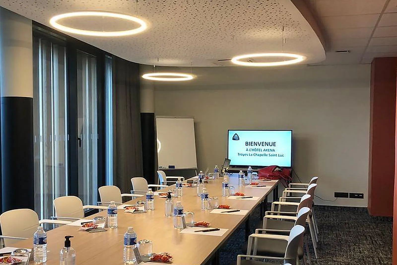 Lieux événementiels, HÔTEL AKENA LA CHAPELLE SAINT LUC***
