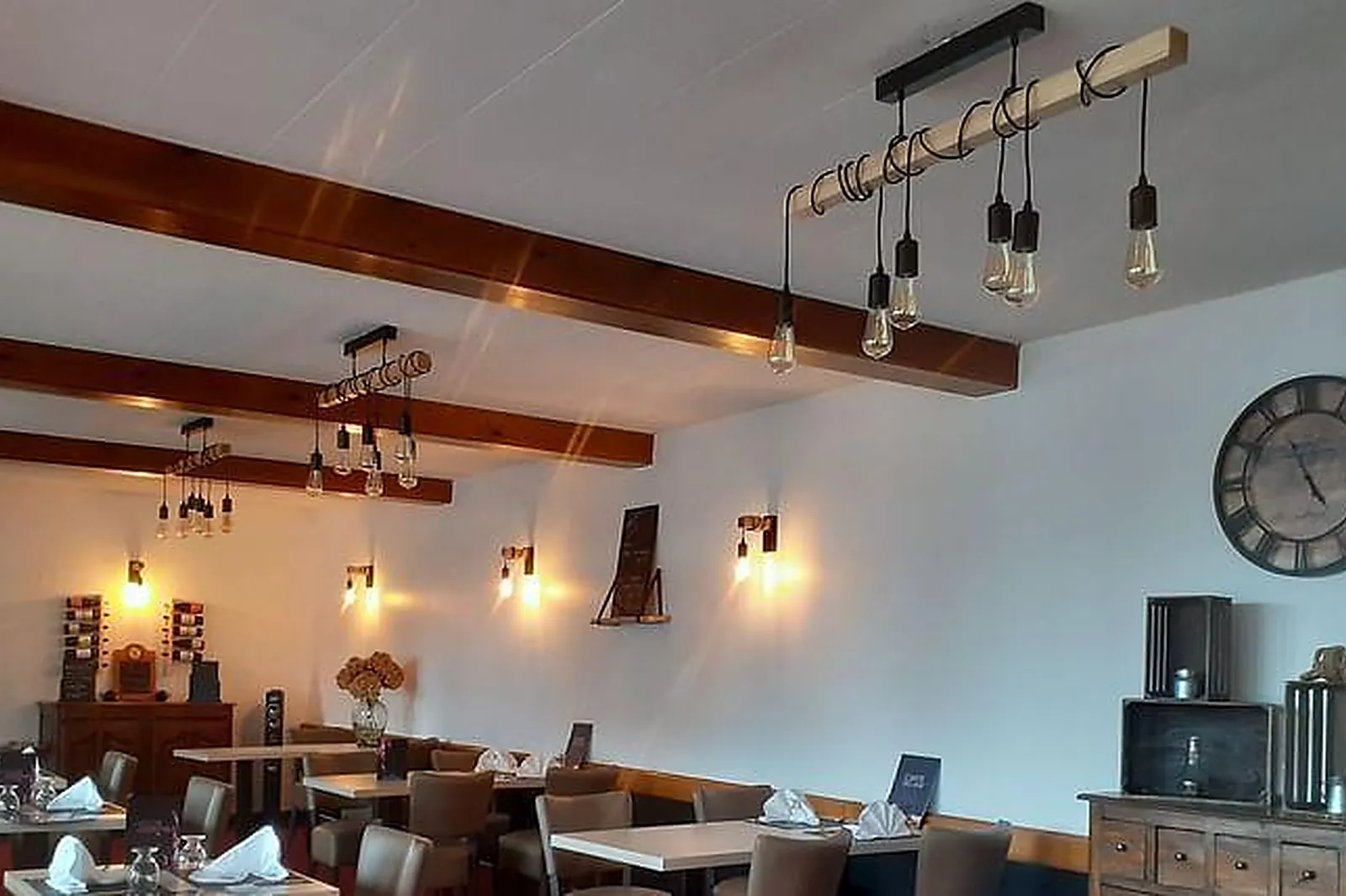 Lieux événementiels, HÔTEL AKENA LE CLOS DE CÈDRES**