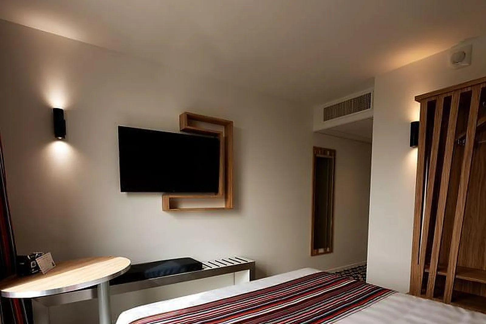 Lieux événementiels, HÔTEL AKENA REZE***