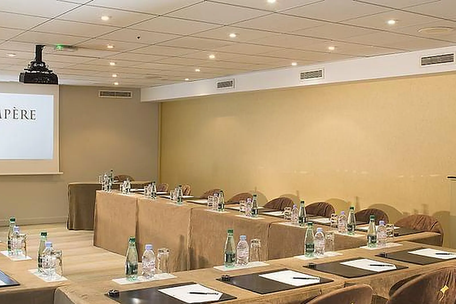 Lieux événementiels, HÔTEL AMPÈRE ****