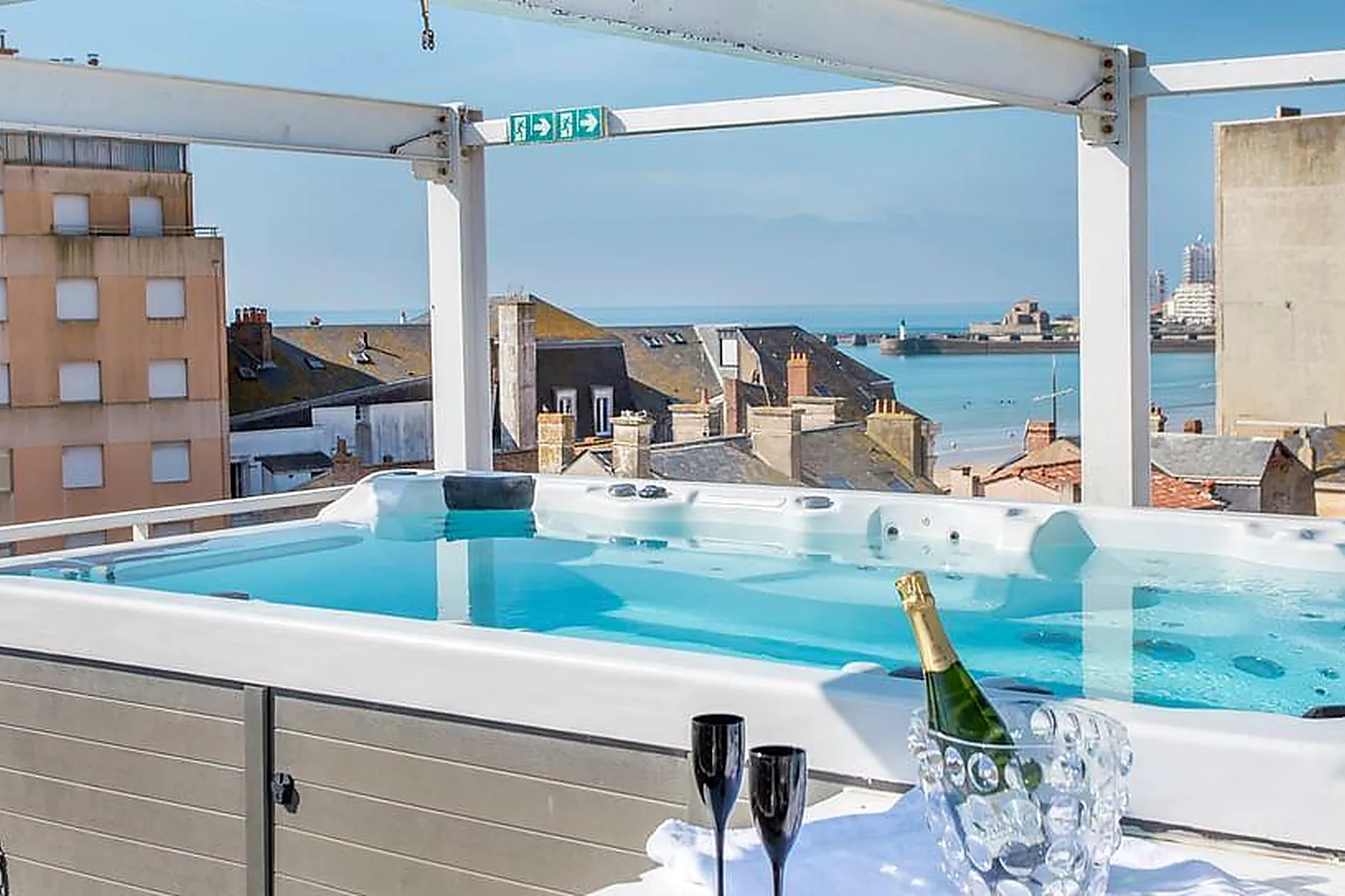 Lieux événementiels, HÔTEL ARC EN CIEL ET SPA