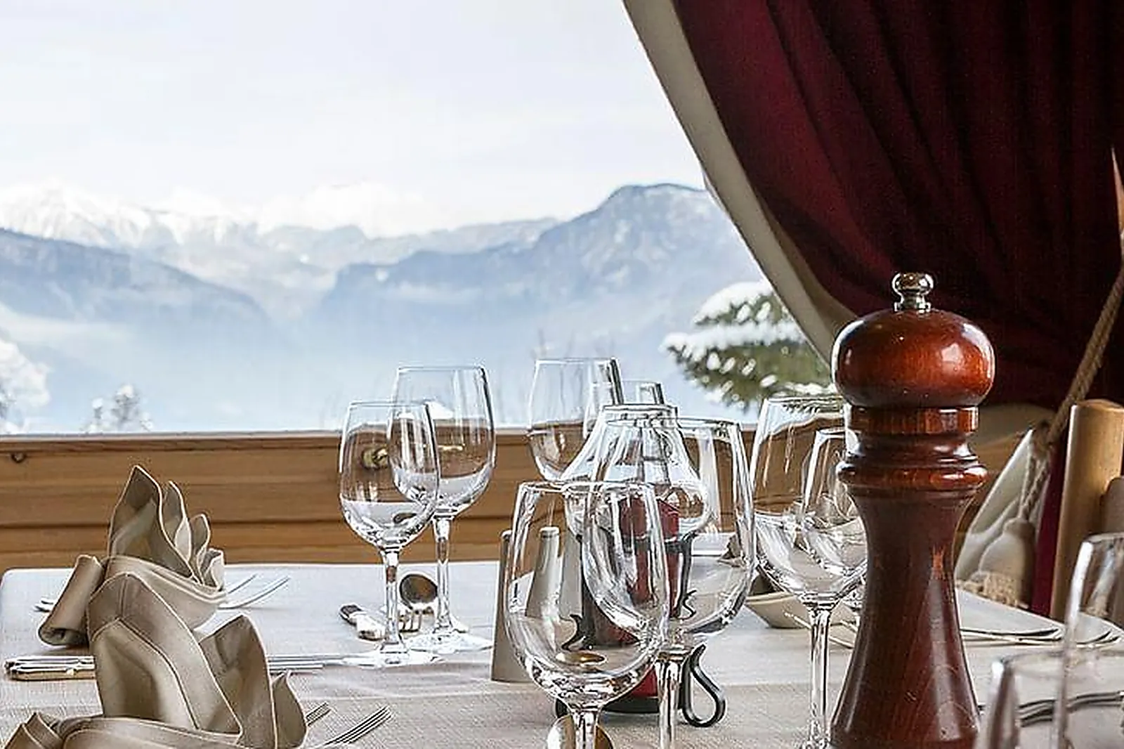 Lieux événementiels, HÔTEL AUX DUCS DE SAVOIE ****