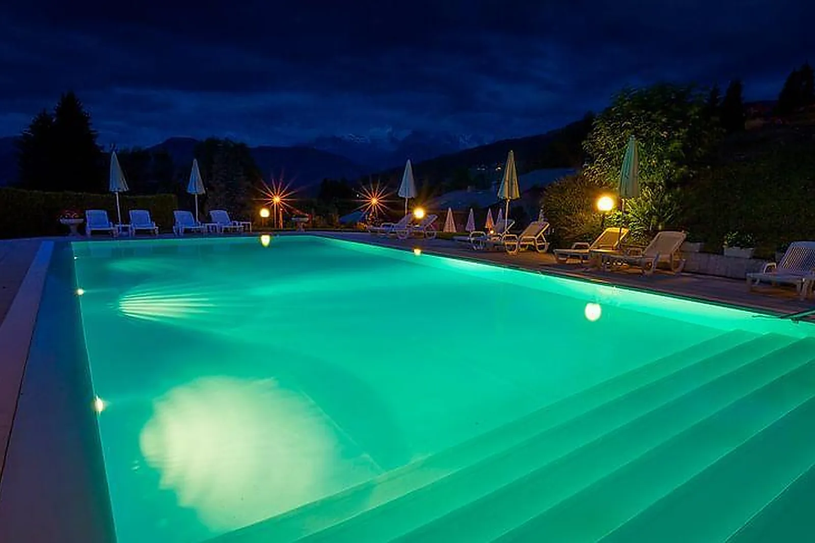 Lieux événementiels, HÔTEL AUX DUCS DE SAVOIE ****