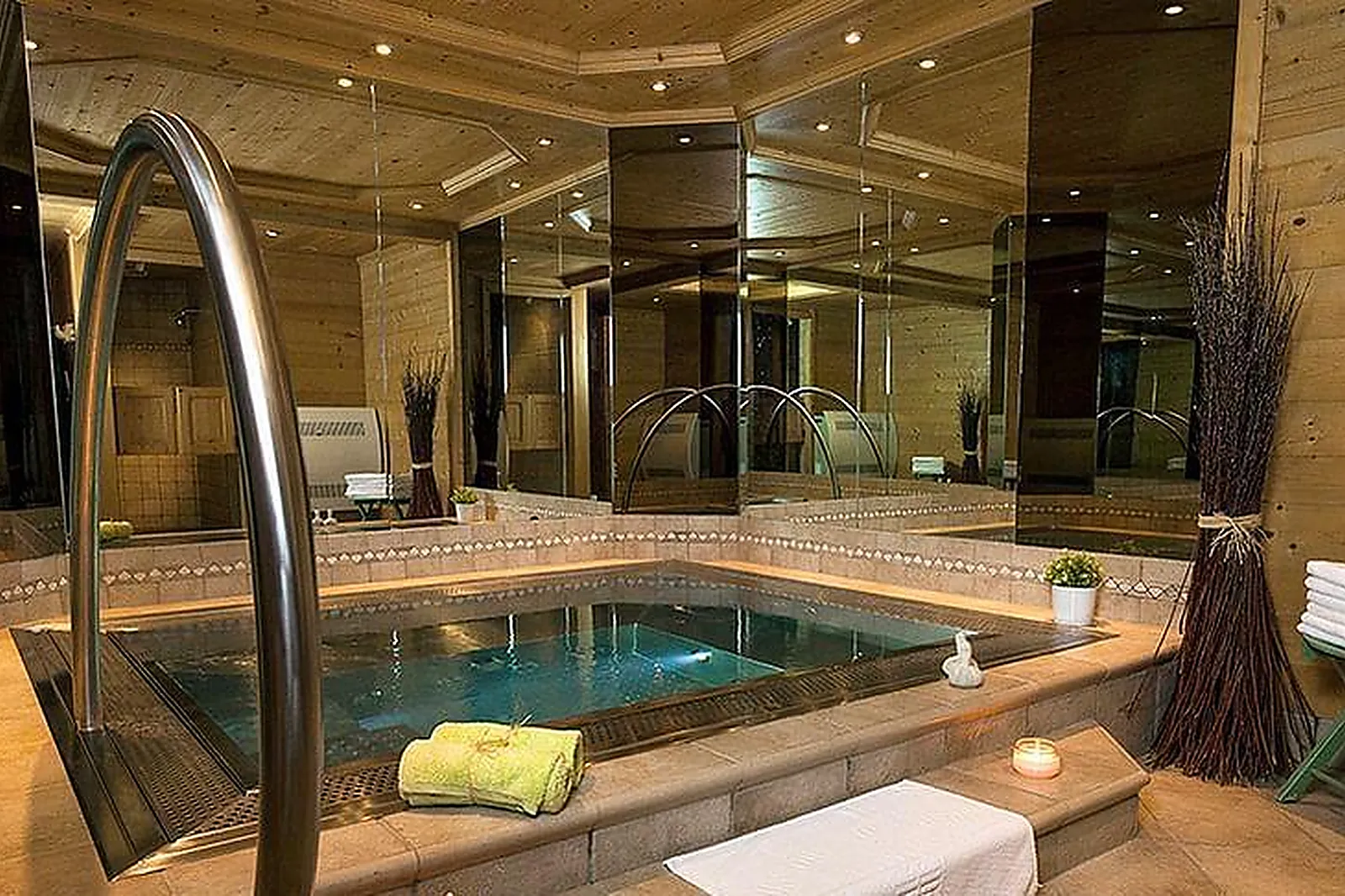 Lieux événementiels, HÔTEL AUX DUCS DE SAVOIE ****