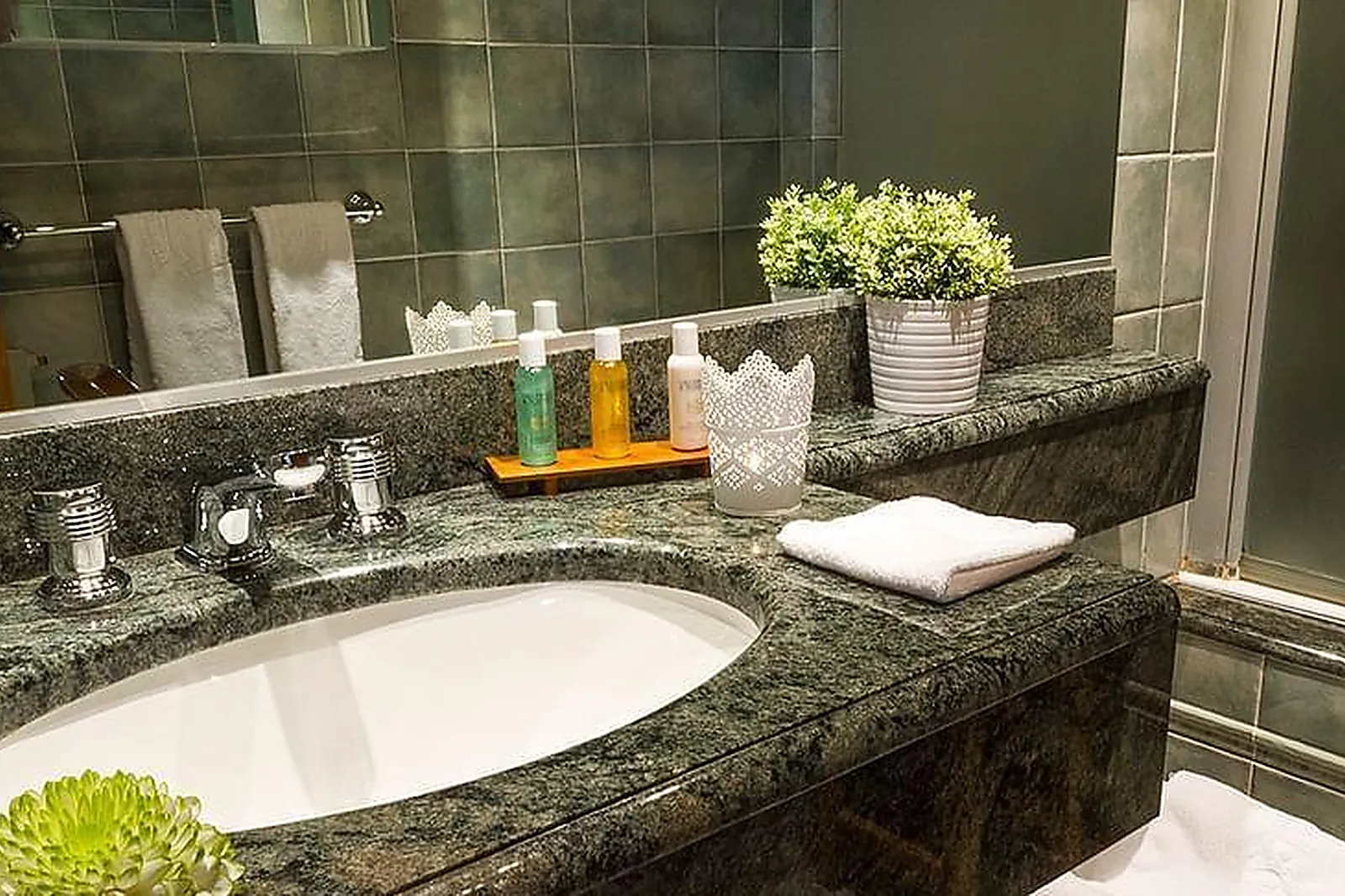 Lieux événementiels, HÔTEL AUX DUCS DE SAVOIE ****