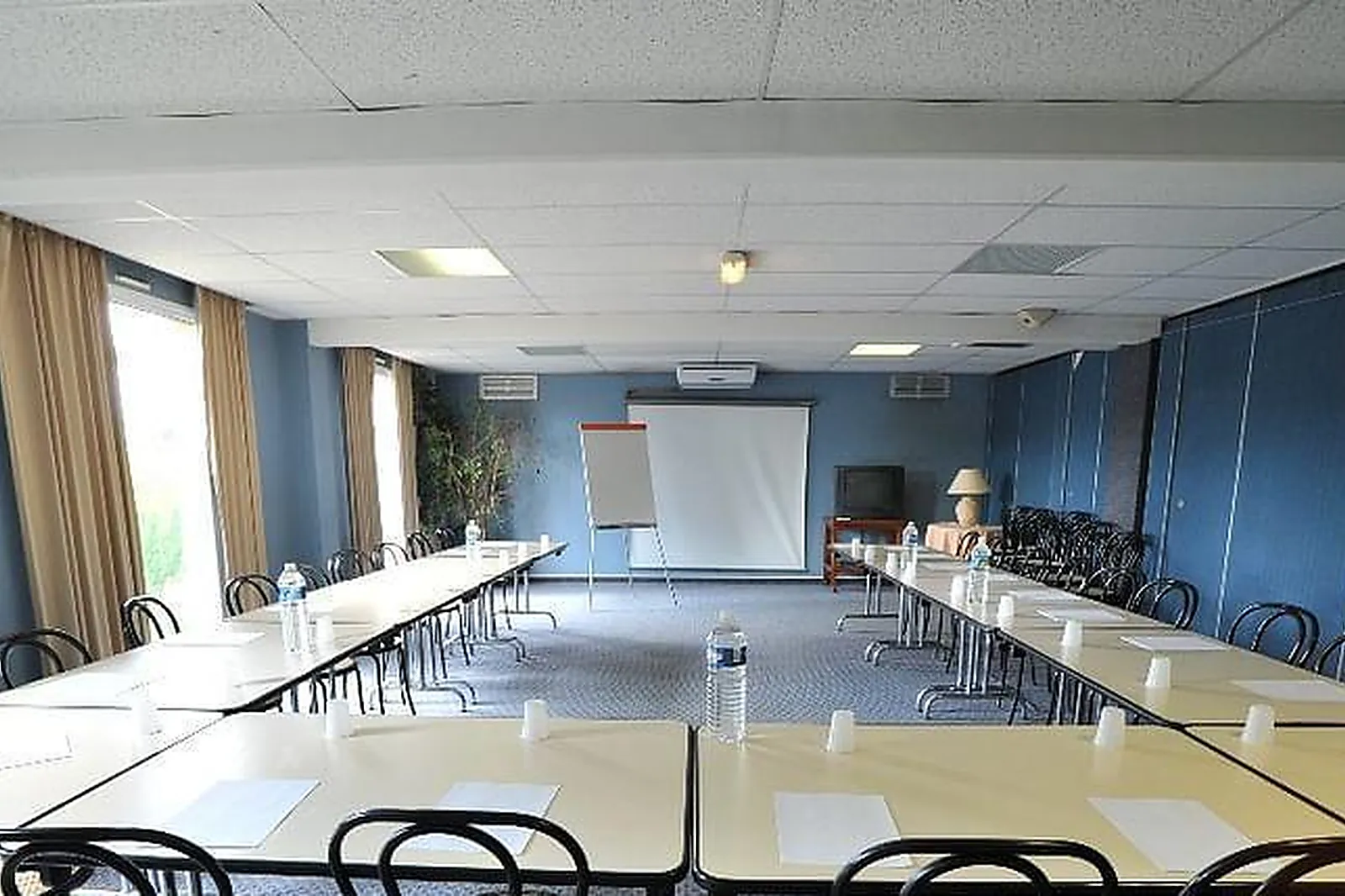 Lieux événementiels, HÔTEL BALLADINS VILLEFRANCHE-DE-ROUERGUE ***