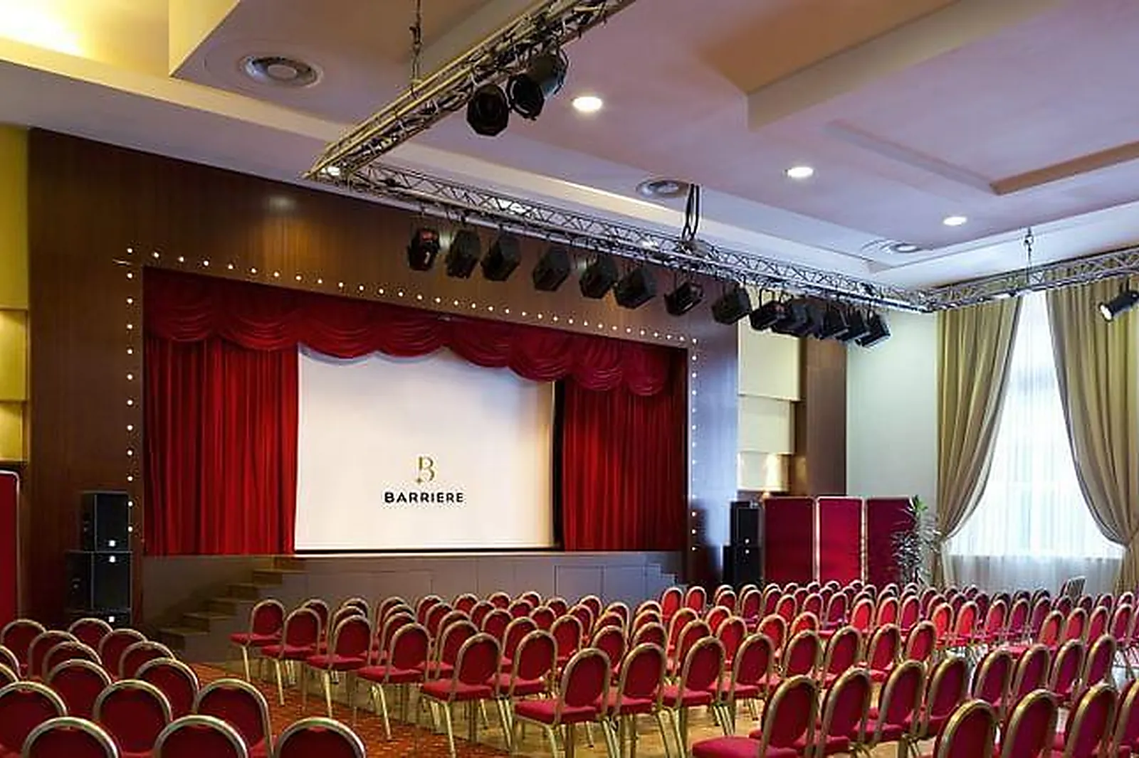 Lieux événementiels, LES GRANGES D'EN HAUT