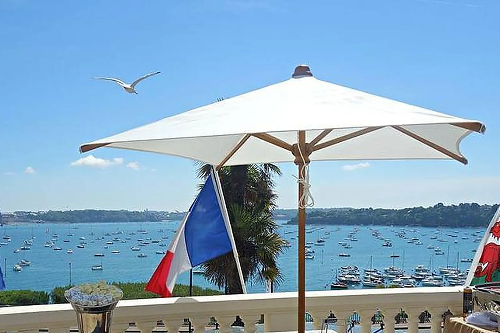 Lieux événementiels, LES GRANGES D'EN HAUT