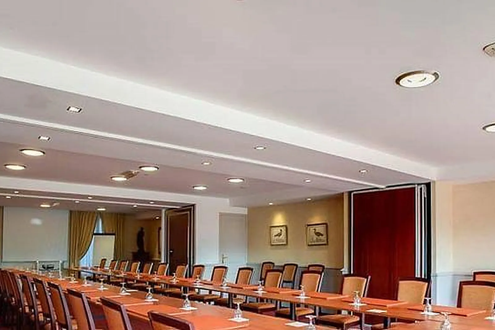 Lieux événementiels, L'ESPRIT LIBRE - BEST WESTERN PLUS PARIS ROISSY CDG